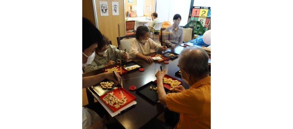 導入事例 社会福祉法人ハッピーネット ゆめの園 Asumoねりまデイサービス 機能訓練 リハビリツール 箸タイム 2ndlabo